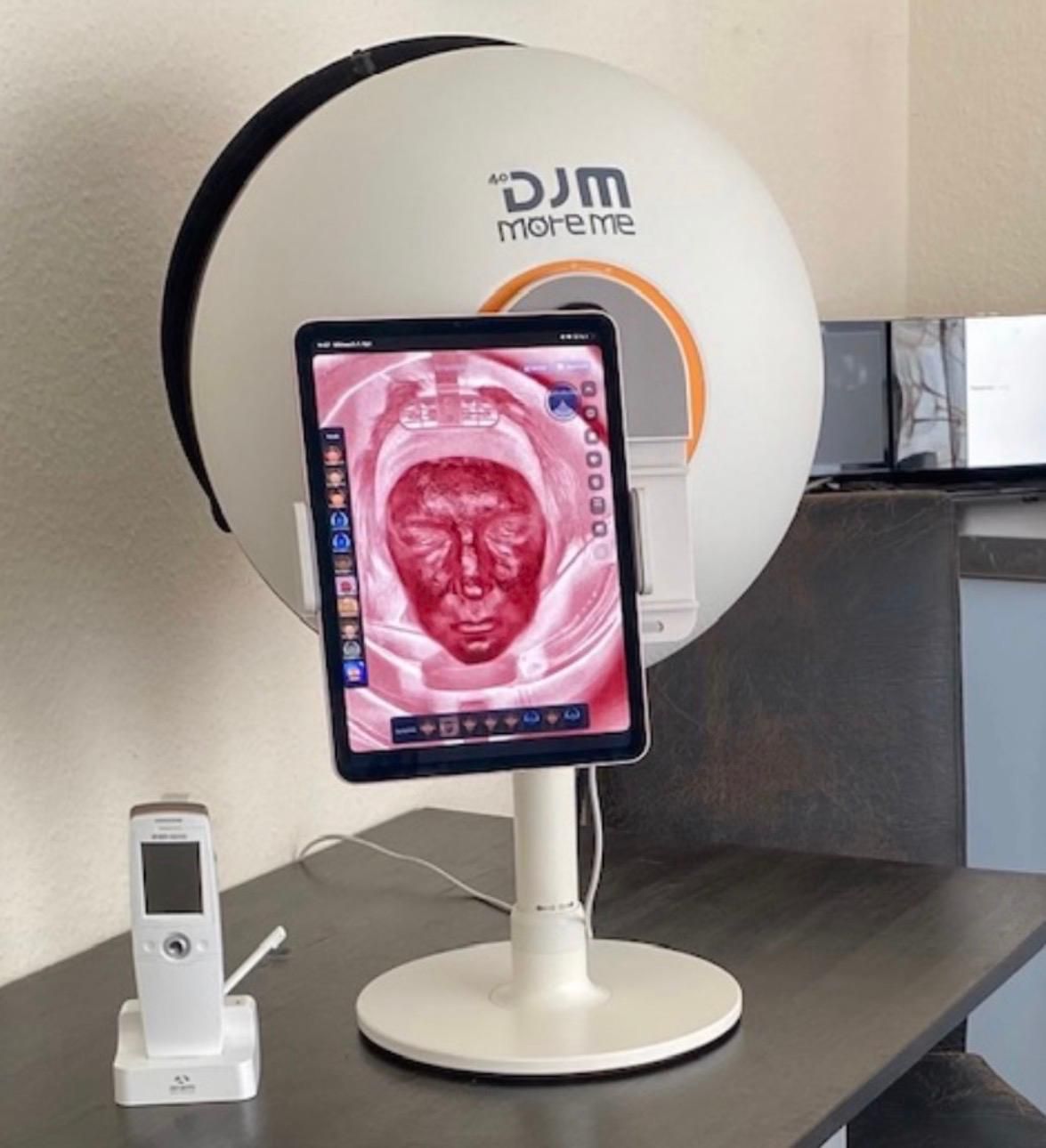 MoreMe Computer 3D Hautanalyse im Kosmetikstudio Hürth